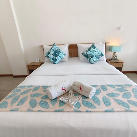 Triple 8 Suites Labuan Bajo Exterior foto