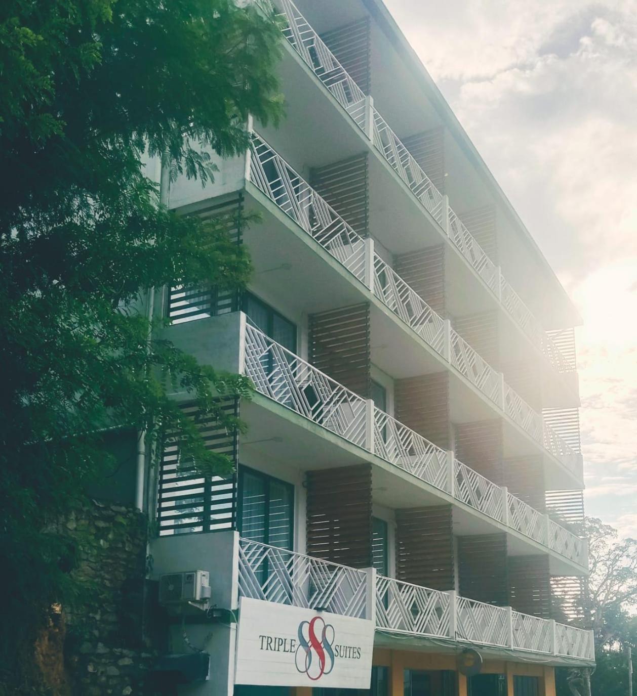 Triple 8 Suites Labuan Bajo Exterior foto