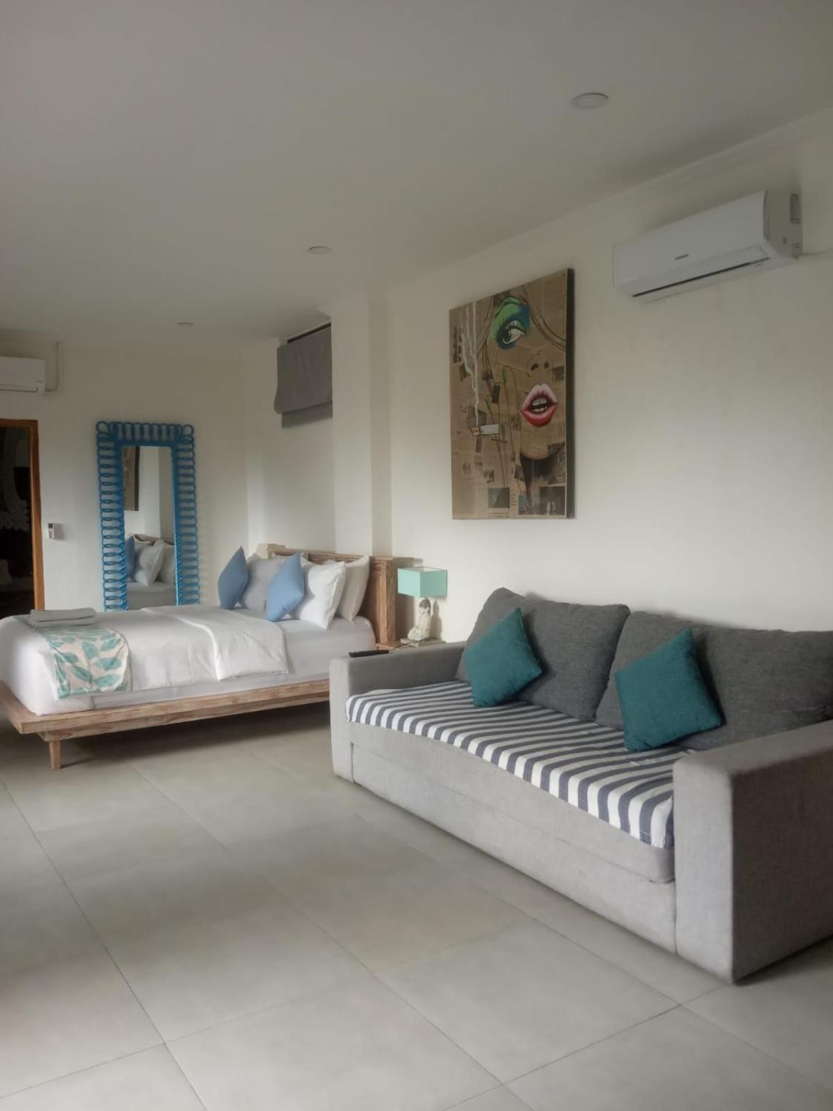 Triple 8 Suites Labuan Bajo Exterior foto