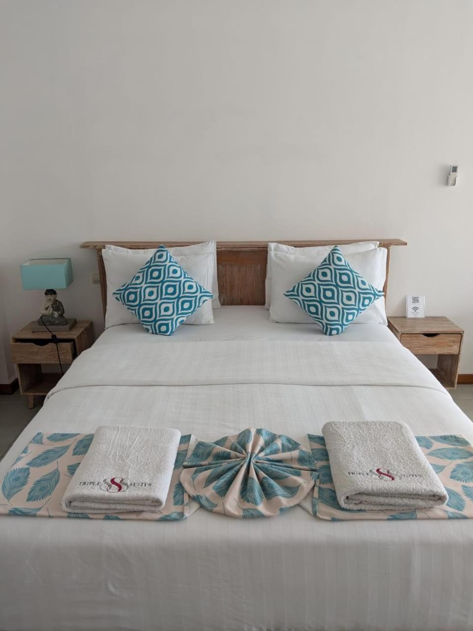 Triple 8 Suites Labuan Bajo Exterior foto