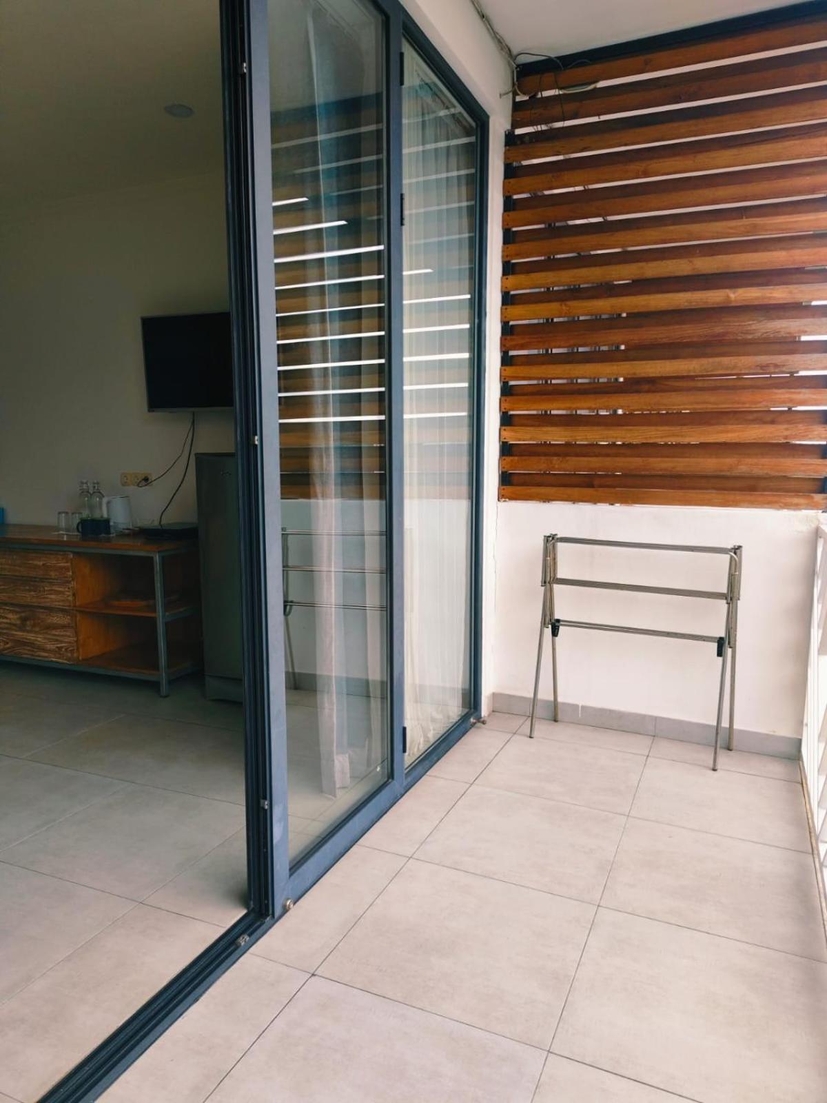 Triple 8 Suites Labuan Bajo Exterior foto
