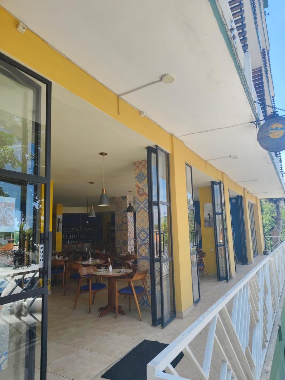 Triple 8 Suites Labuan Bajo Exterior foto