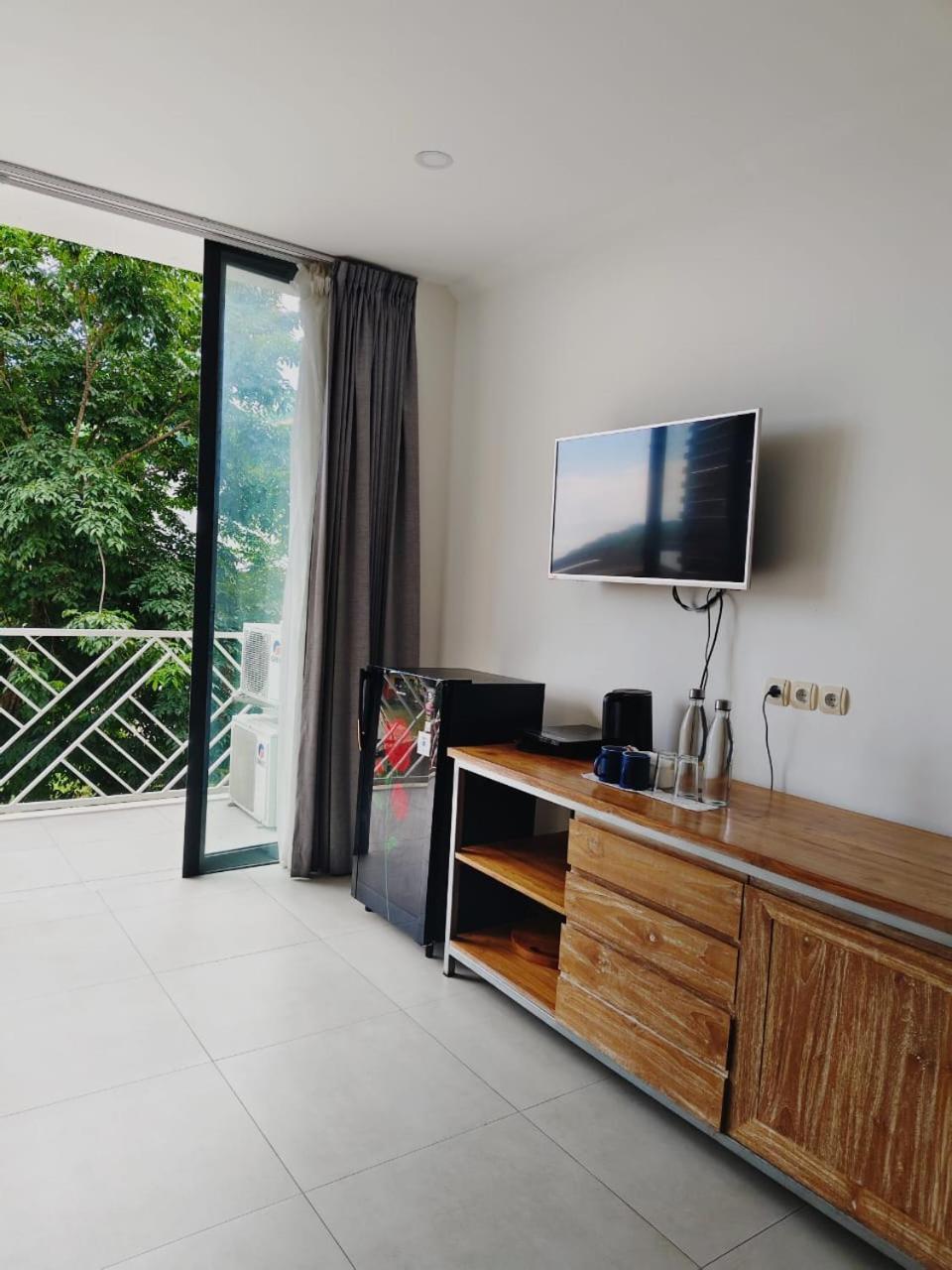Triple 8 Suites Labuan Bajo Exterior foto